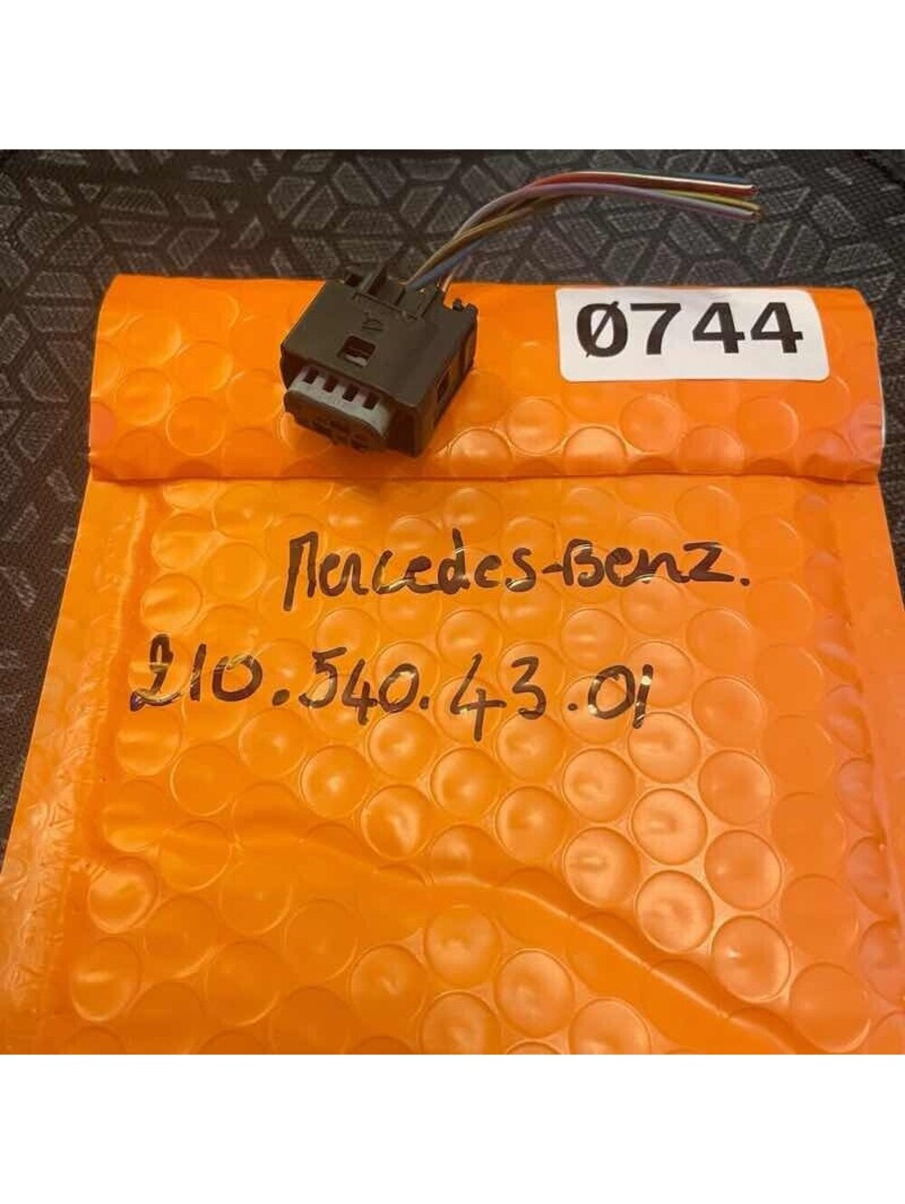 ✅ 2105404301 Electrical Connector Plug Pigtail Wiring Harness Mercedes #️⃣744